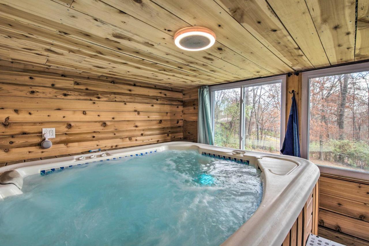 Pet-Friendly Knoxville Retreat With Hot Tub! Villa Exterior photo