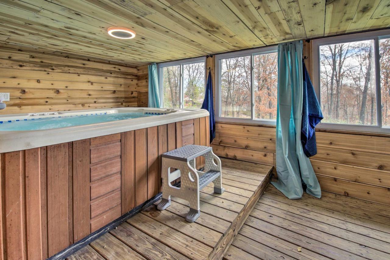 Pet-Friendly Knoxville Retreat With Hot Tub! Villa Exterior photo